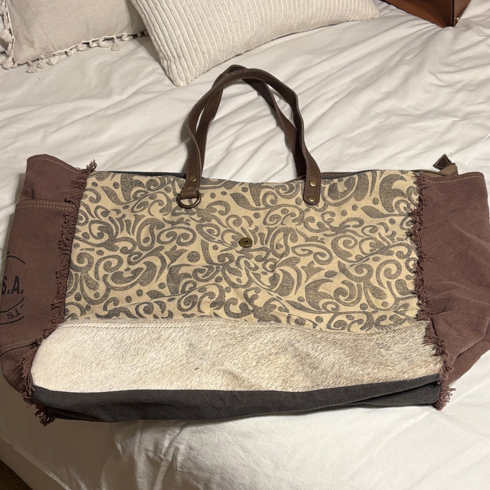 Myra Stylish Brown and Cream Weekender Bag